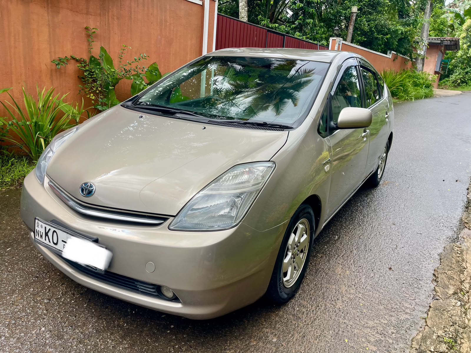 Toyota Prius 2009 - பயன்படுத்தப்பட்டது கார் sale in Sri Lanka - patpat.lk