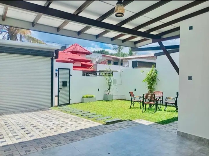 House for Sale in Athurugiriya