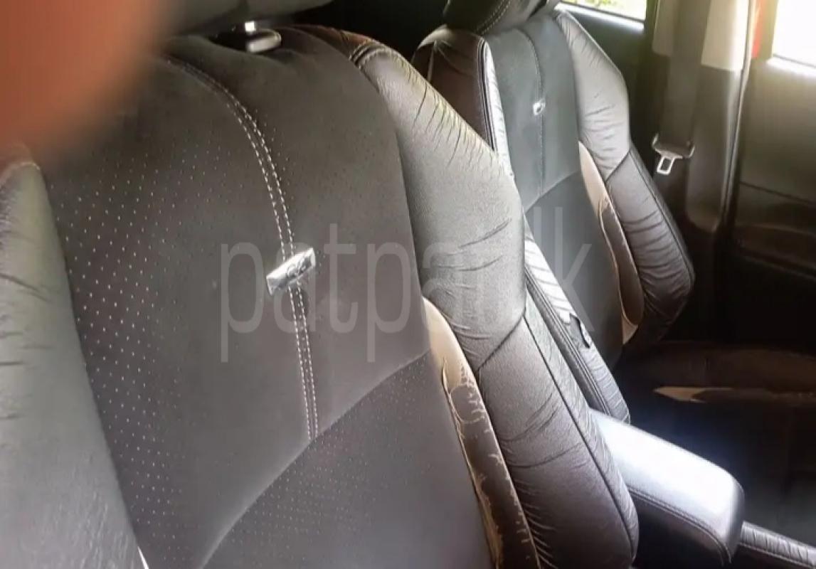 Toyota Aqua 2015 - பயன்படுத்தப்பட்டது கார் sale in Sri Lanka - patpat.lk
