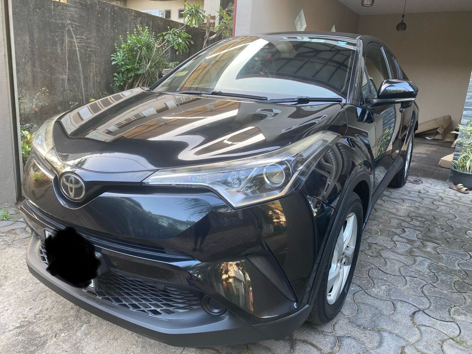 Toyota CHR 2013 - பயன்படுத்தப்பட்டது SUV sale in Sri Lanka - patpat.lk