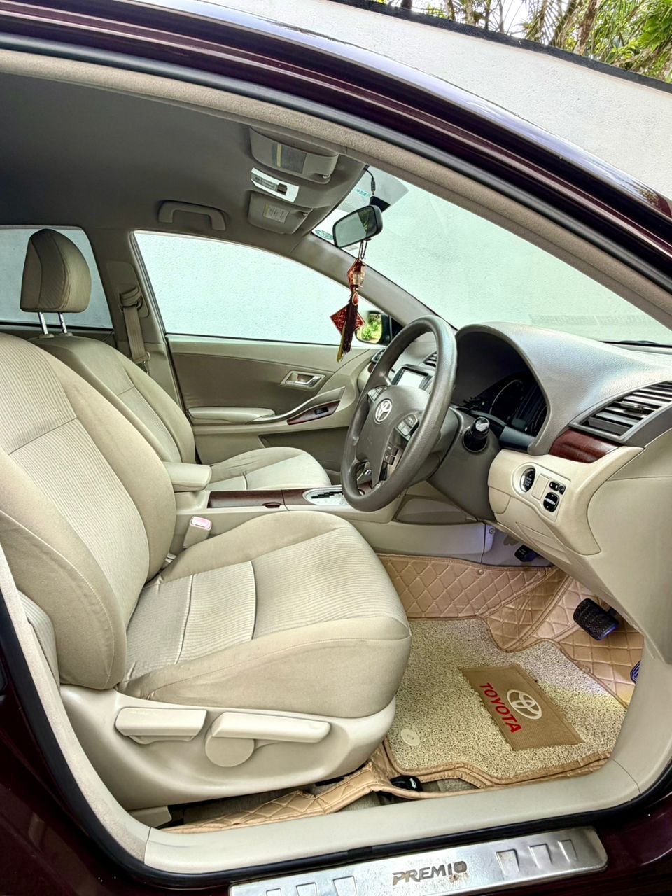 Toyota Premio 2010 - பயன்படுத்தப்பட்டது கார் sale in Sri Lanka - patpat.lk