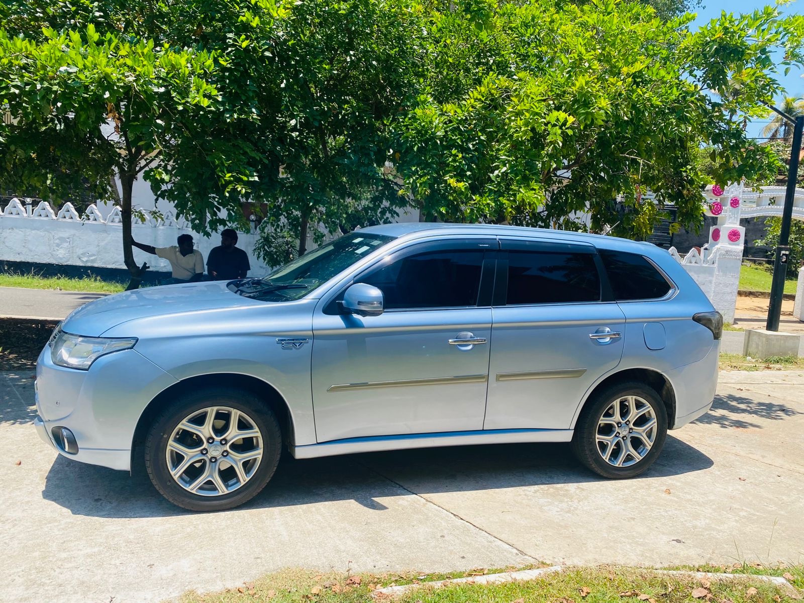 Mitsubishi Outlander 2014 - Used SUV sale in Sri Lanka - patpat.lk