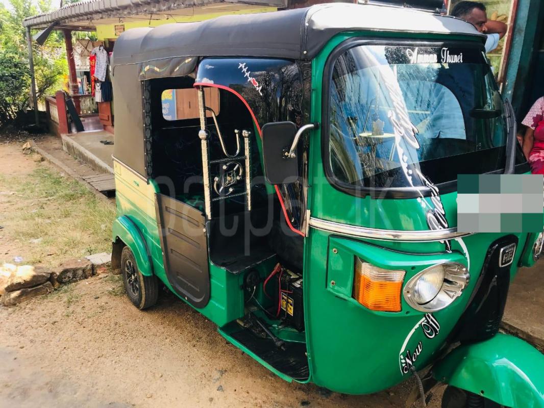 Bajaj Three Wheel 2013 - மறுசீரமைக்கப்பட்டது முச்சக்கர வண்டி sale in Sri Lanka - patpat.lk