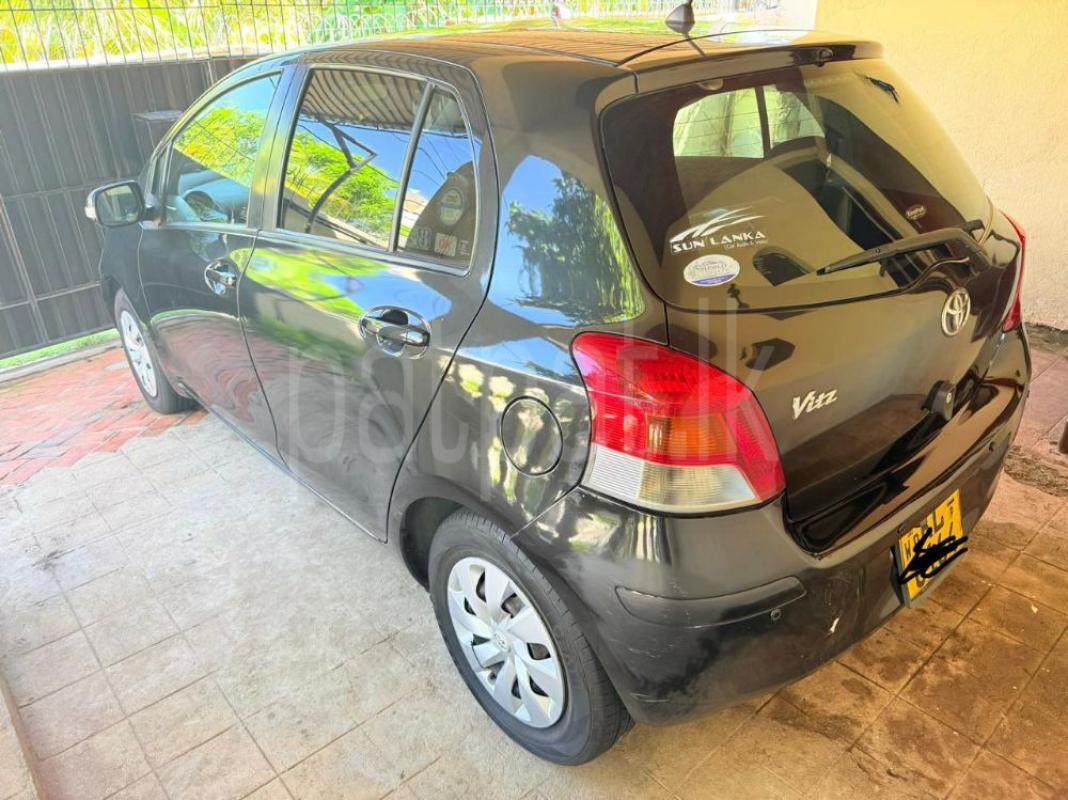 Toyota Vitz 2009 - பயன்படுத்தப்பட்டது கார் sale in Sri Lanka - patpat.lk