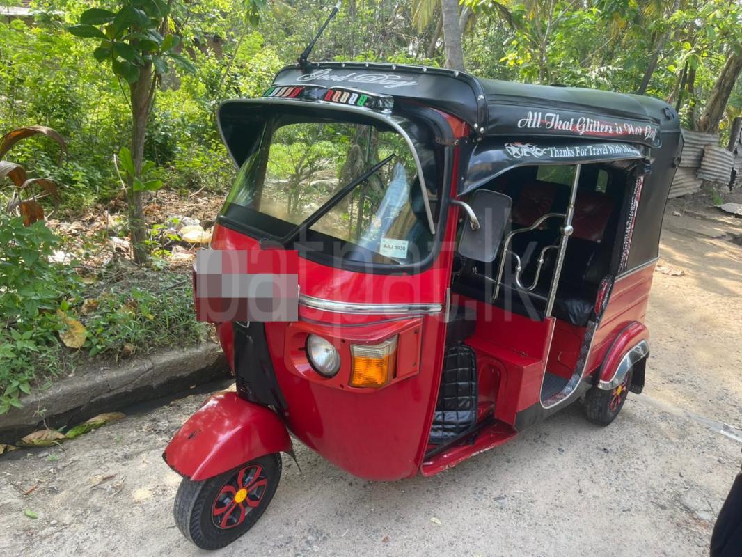 Bajaj Three Wheel 2013 - மறுசீரமைக்கப்பட்டது முச்சக்கர வண்டி sale in Sri Lanka - patpat.lk