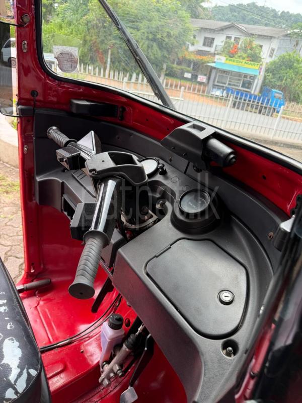 Bajaj Three Wheel 2018 - பயன்படுத்தப்பட்டது முச்சக்கர வண்டி sale in Sri Lanka - patpat.lk