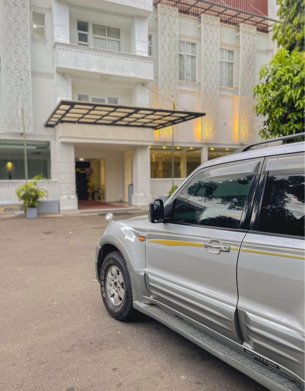 Mitsubishi Montero 2004 - பயன்படுத்தப்பட்டது SUV sale in Sri Lanka - patpat.lk