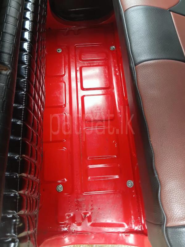 Bajaj Three Wheel 2019 - பயன்படுத்தப்பட்டது முச்சக்கர வண்டி sale in Sri Lanka - patpat.lk