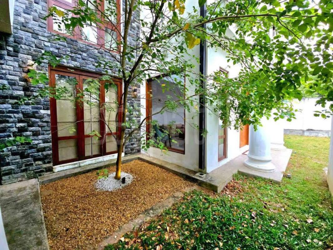 House for Sale in Talawatugoda