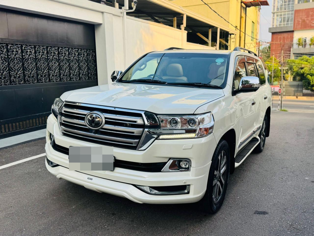 Toyota Land Cruiser Prado 2014 - பயன்படுத்தப்பட்டது SUV sale in Sri Lanka - patpat.lk