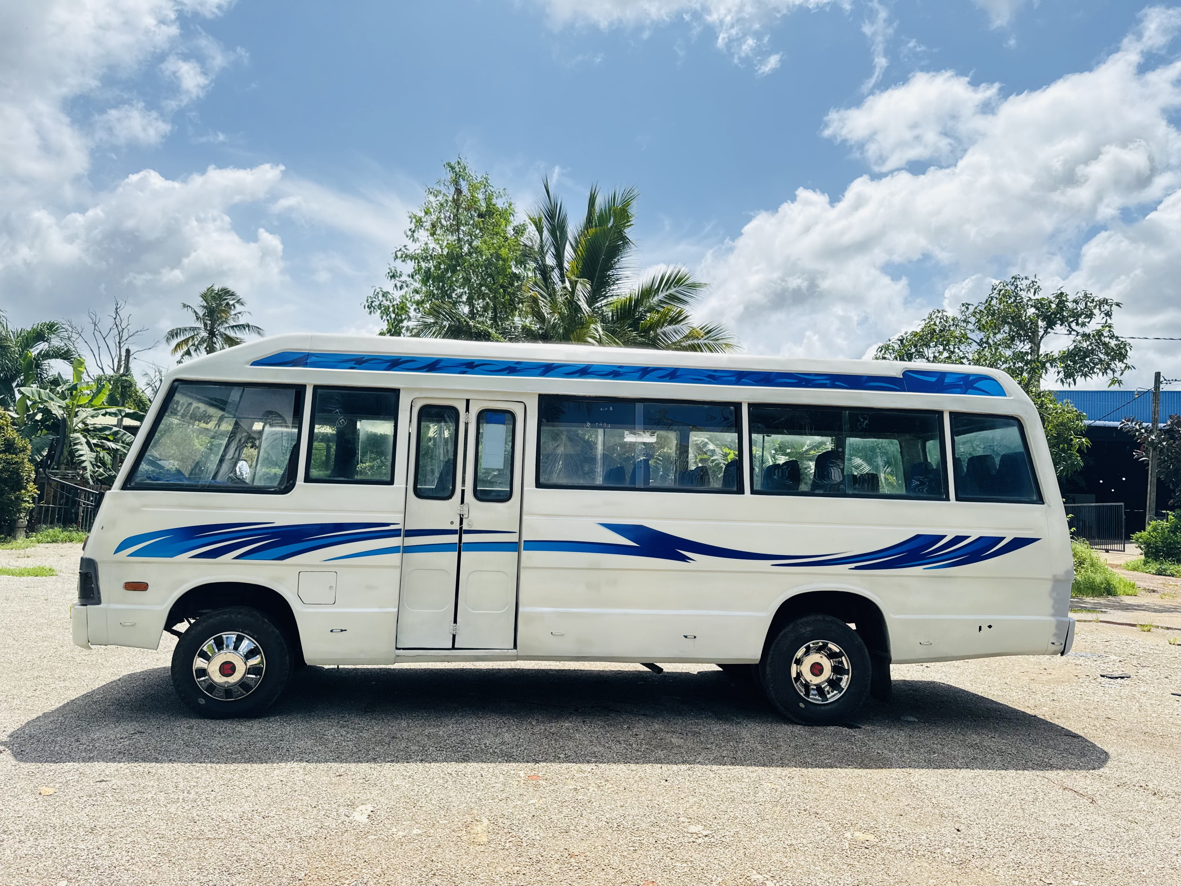 Isuzu Journey 1981 - பயன்படுத்தப்பட்டது பஸ் sale in Sri Lanka - patpat.lk