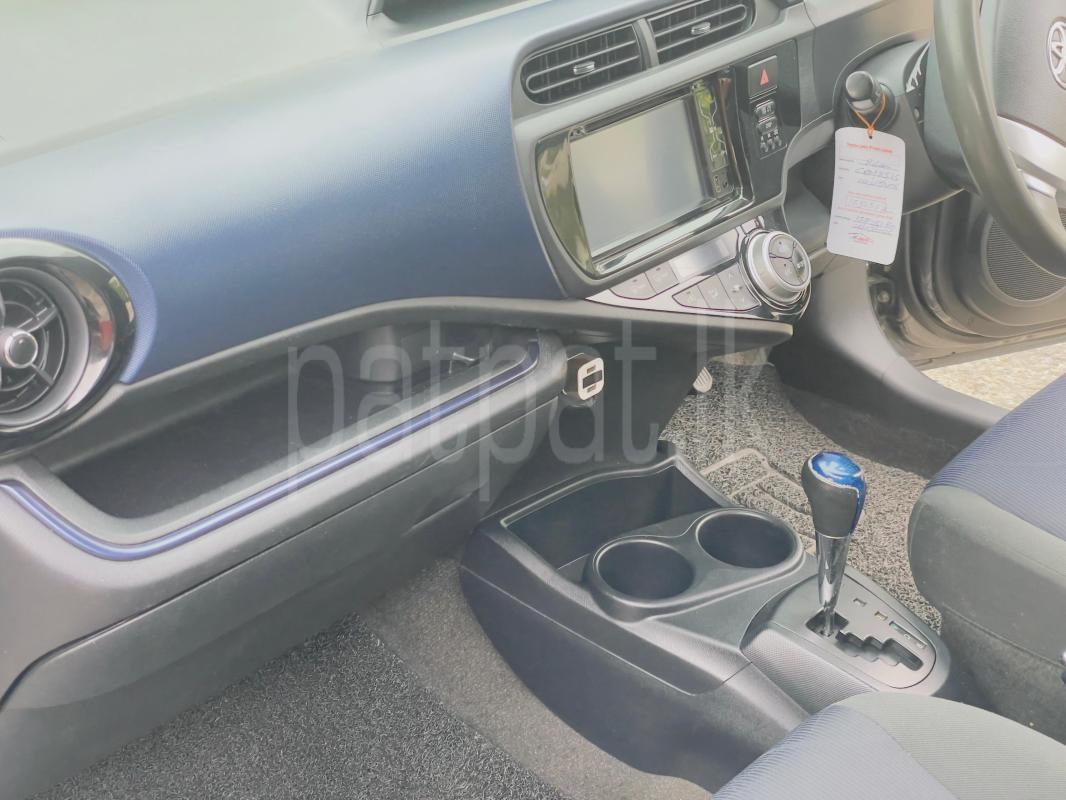 Toyota Aqua 2015 - பயன்படுத்தப்பட்டது கார் sale in Sri Lanka - patpat.lk