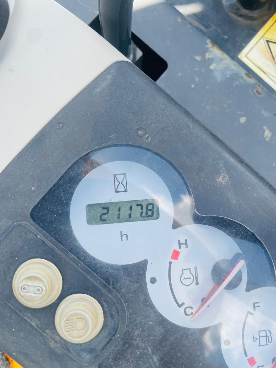 Komatsu Excavator 2006 - භාවිතා කරන ලද බර sale in Sri Lanka - patpat.lk