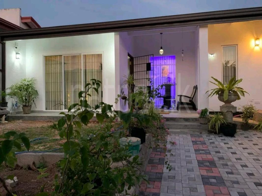 House for Sale in Gampaha ads-image-1