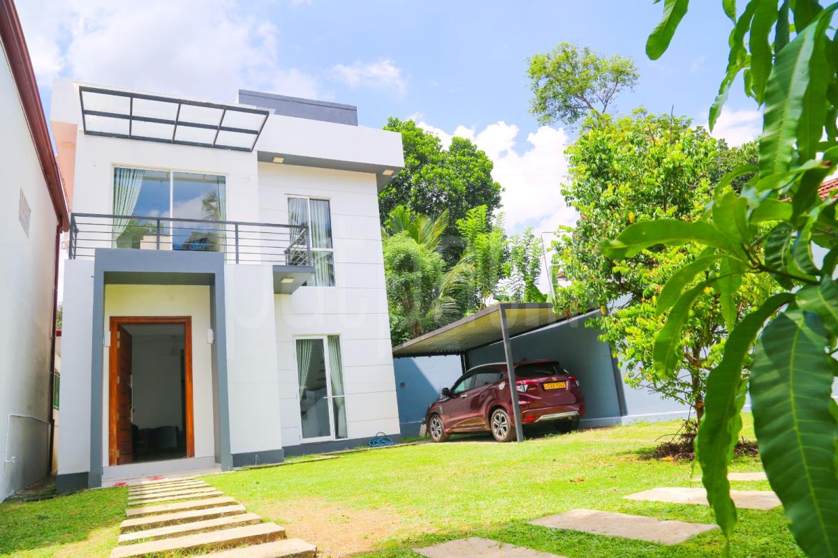 House for Sale in Nittambuwa