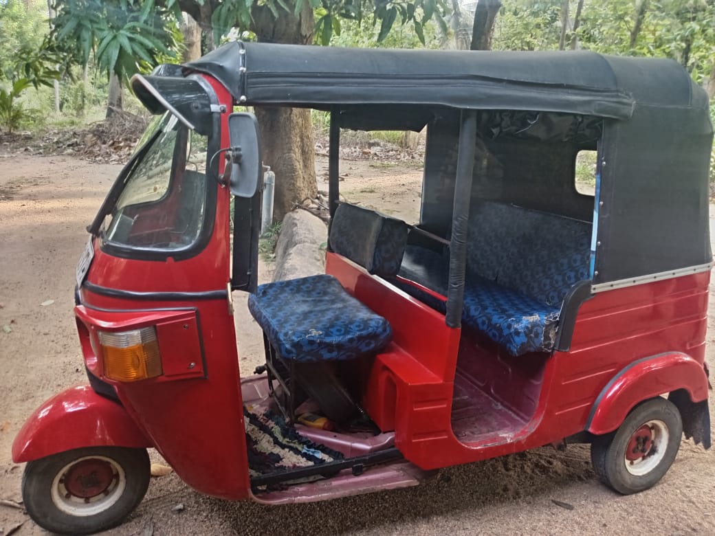 Bajaj Three Wheel 2012 - பயன்படுத்தப்பட்டது முச்சக்கர வண்டி sale in Sri Lanka - patpat.lk