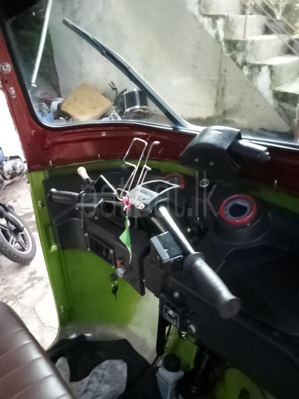 Bajaj 4 stroke 2011 - භාවිතා කරන ලද ත්‍රිරෝද රථය sale in Sri Lanka - patpat.lk
