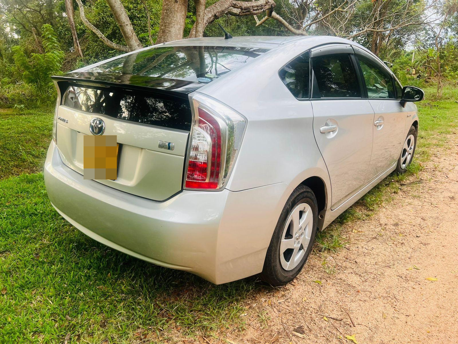 Toyota Prius 2013 - භාවිතා කරන ලද කාර් sale in Sri Lanka - patpat.lk