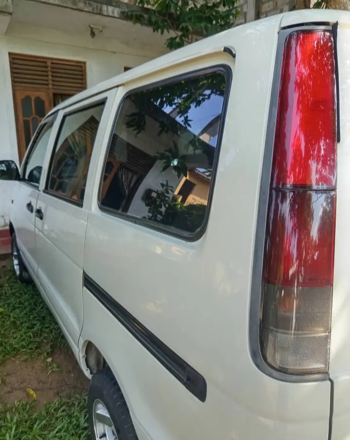Toyota Noah 1999 - பயன்படுத்தப்பட்டது வேன் sale in Sri Lanka - patpat.lk