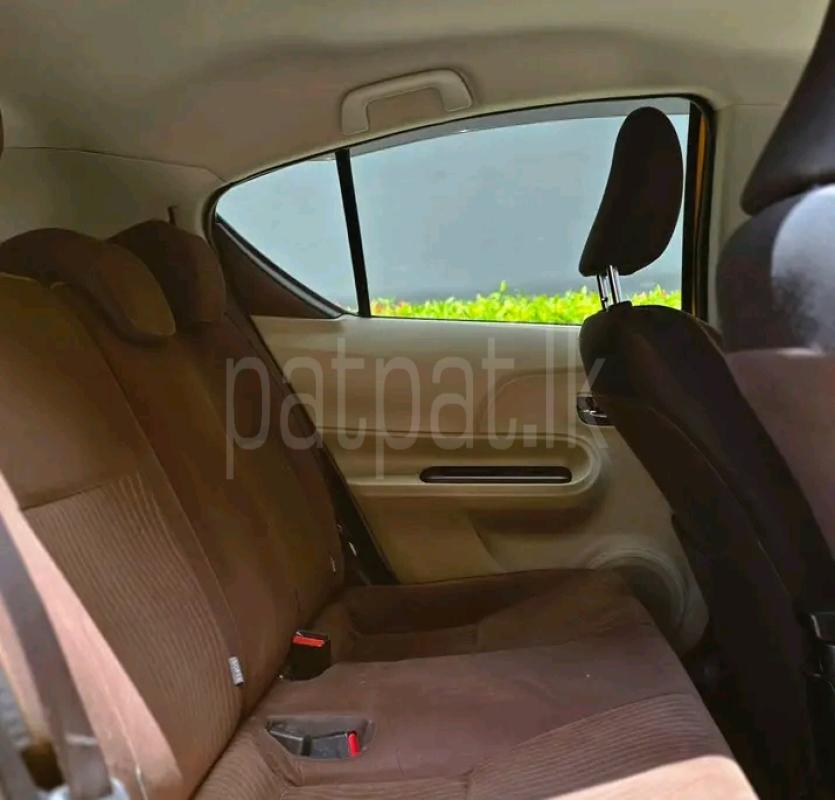 Toyota Aqua 2013 - பயன்படுத்தப்பட்டது கார் sale in Sri Lanka - patpat.lk