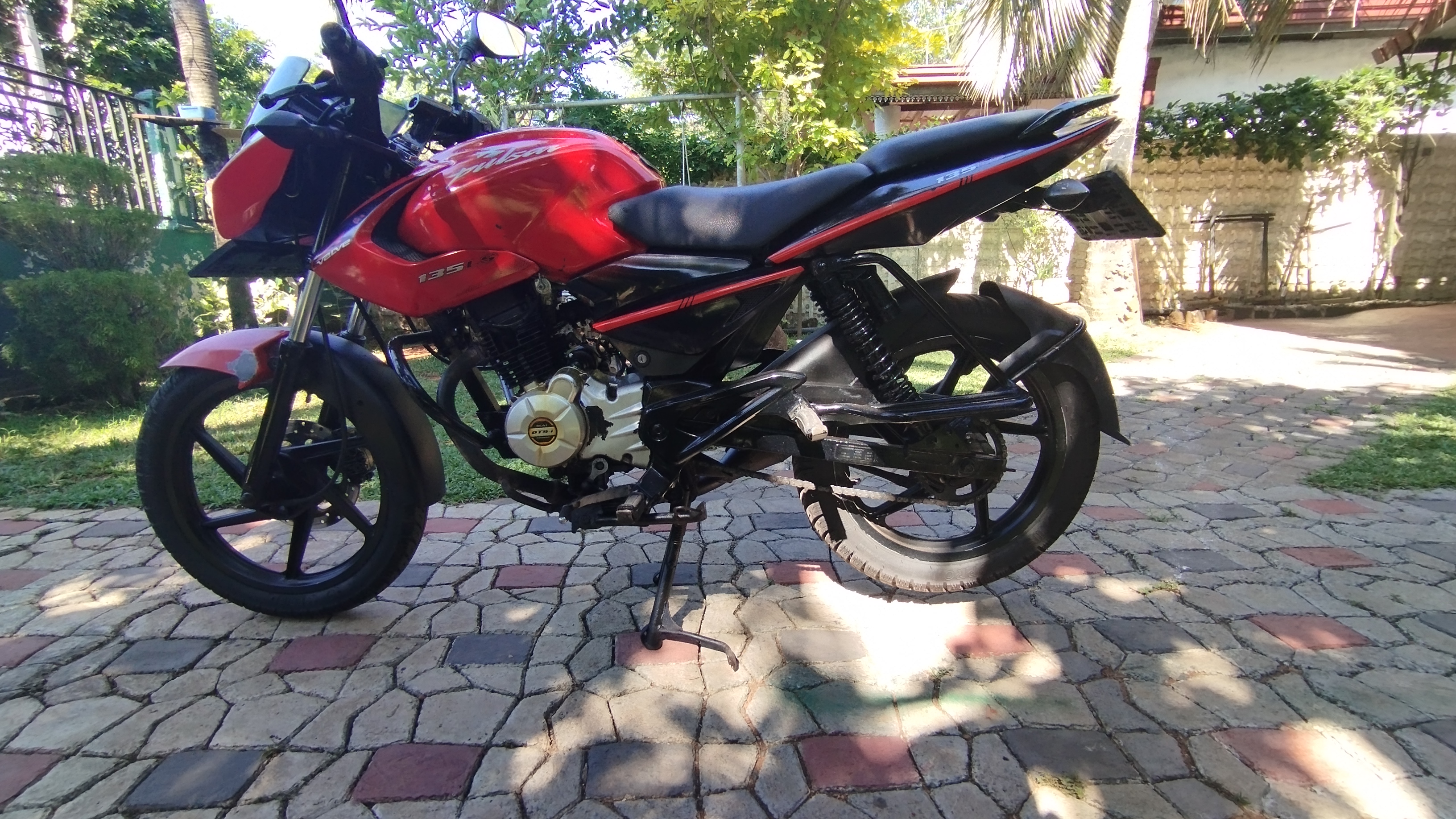 Bajaj Pulsar 2015 - பயன்படுத்தப்பட்டது பைக் sale in Sri Lanka - patpat.lk