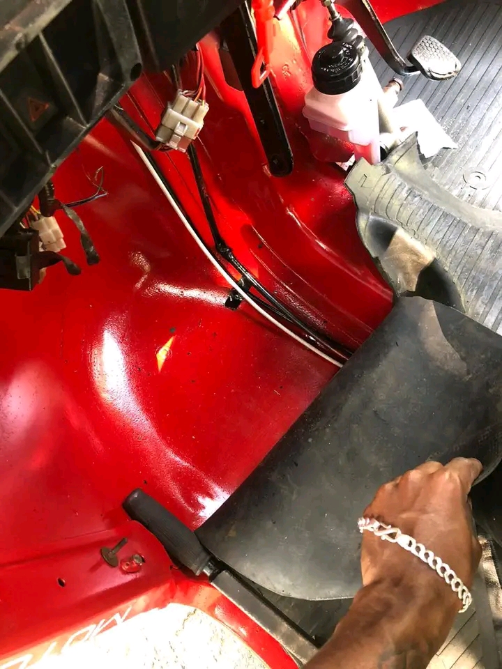 Bajaj Three Wheel 2015 - භාවිතා කරන ලද ත්‍රිරෝද රථය sale in Sri Lanka - patpat.lk