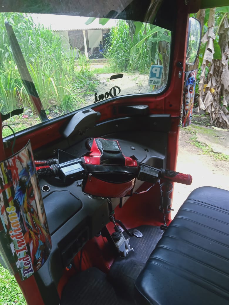 Bajaj 4 stroke 2017 - பயன்படுத்தப்பட்டது முச்சக்கர வண்டி sale in Sri Lanka - patpat.lk