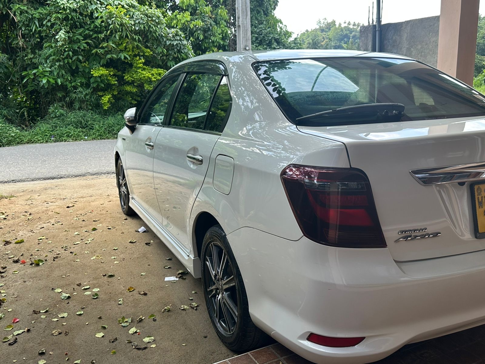 Toyota Axio 2016 - பயன்படுத்தப்பட்டது கார் sale in Sri Lanka - patpat.lk