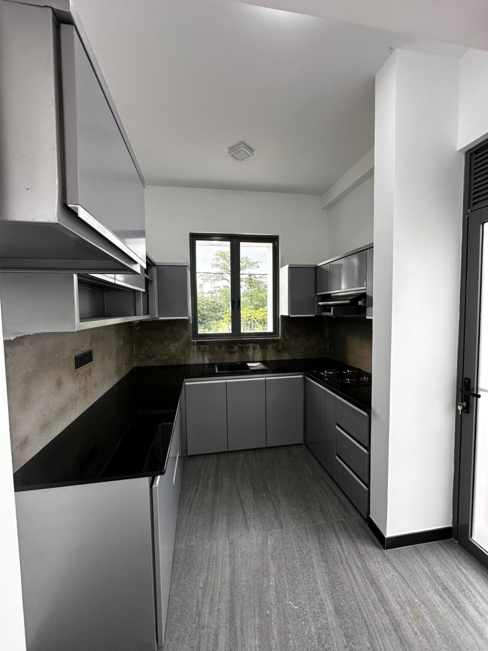 House for Sale in Kahathuduwa
