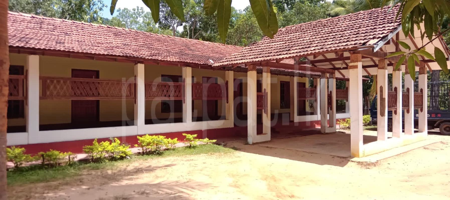 Building for Rent in Sella Kataragama