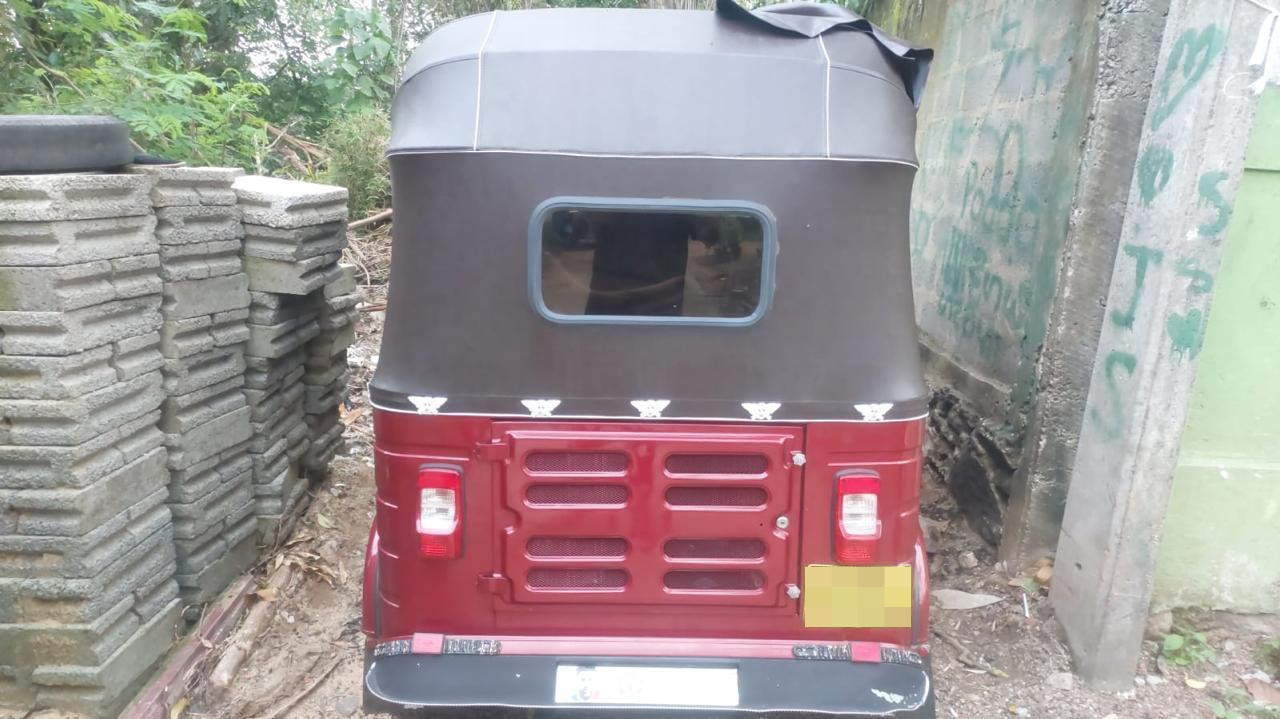 Bajaj Three Wheel 2010 - பயன்படுத்தப்பட்டது முச்சக்கர வண்டி sale in Sri Lanka - patpat.lk