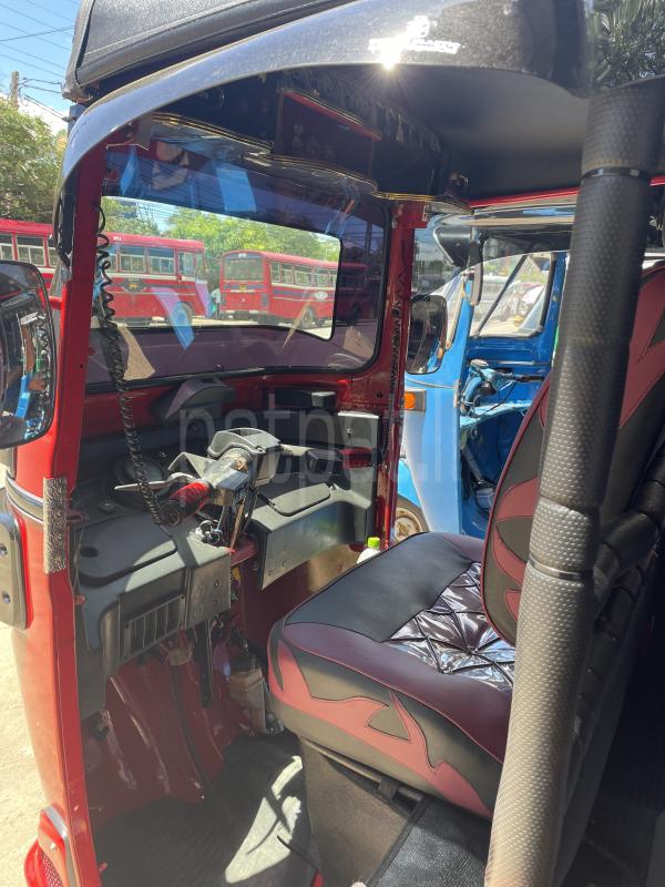 Bajaj Three Wheel 2014 - பயன்படுத்தப்பட்டது முச்சக்கர வண்டி sale in Sri Lanka - patpat.lk