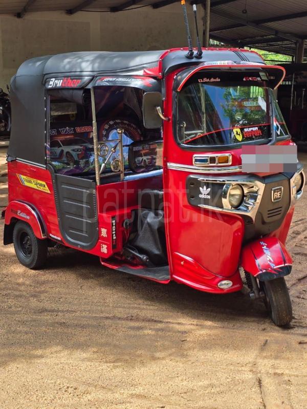 Bajaj Three Wheel 2015 - பயன்படுத்தப்பட்டது முச்சக்கர வண்டி sale in Sri Lanka - patpat.lk