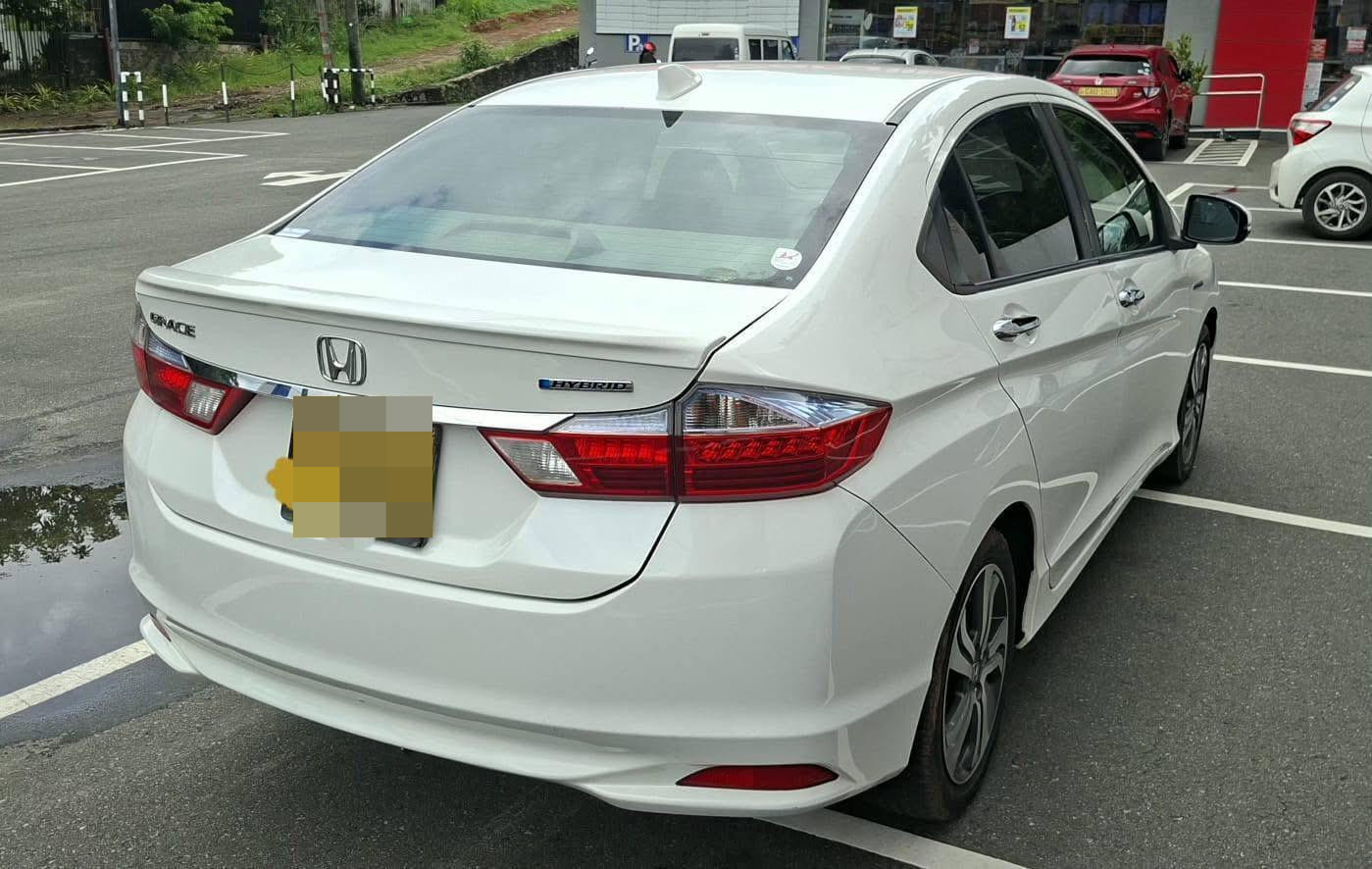 Honda Grace 2017 - Used Car sale in Sri Lanka - patpat.lk