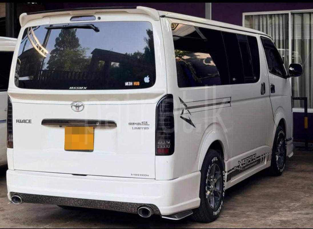 Toyota Hiace 2006 - பயன்படுத்தப்பட்டது வேன் sale in Sri Lanka - patpat.lk