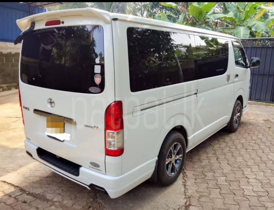 Toyota Hiace 2017 - பயன்படுத்தப்பட்டது வேன் sale in Sri Lanka - patpat.lk
