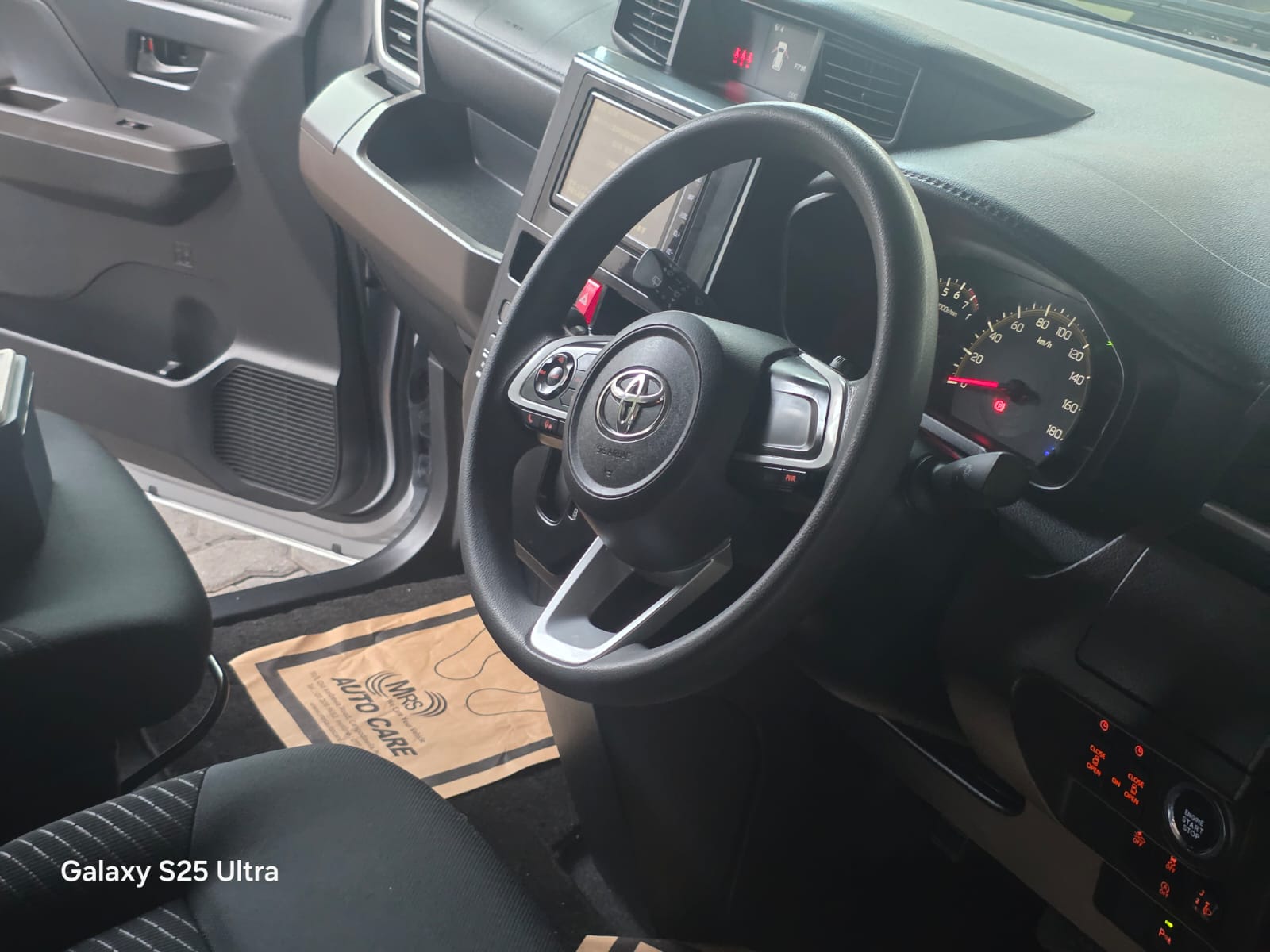 Toyota Roomy 2023 - பயன்படுத்தப்பட்டது வேன் sale in Sri Lanka - patpat.lk
