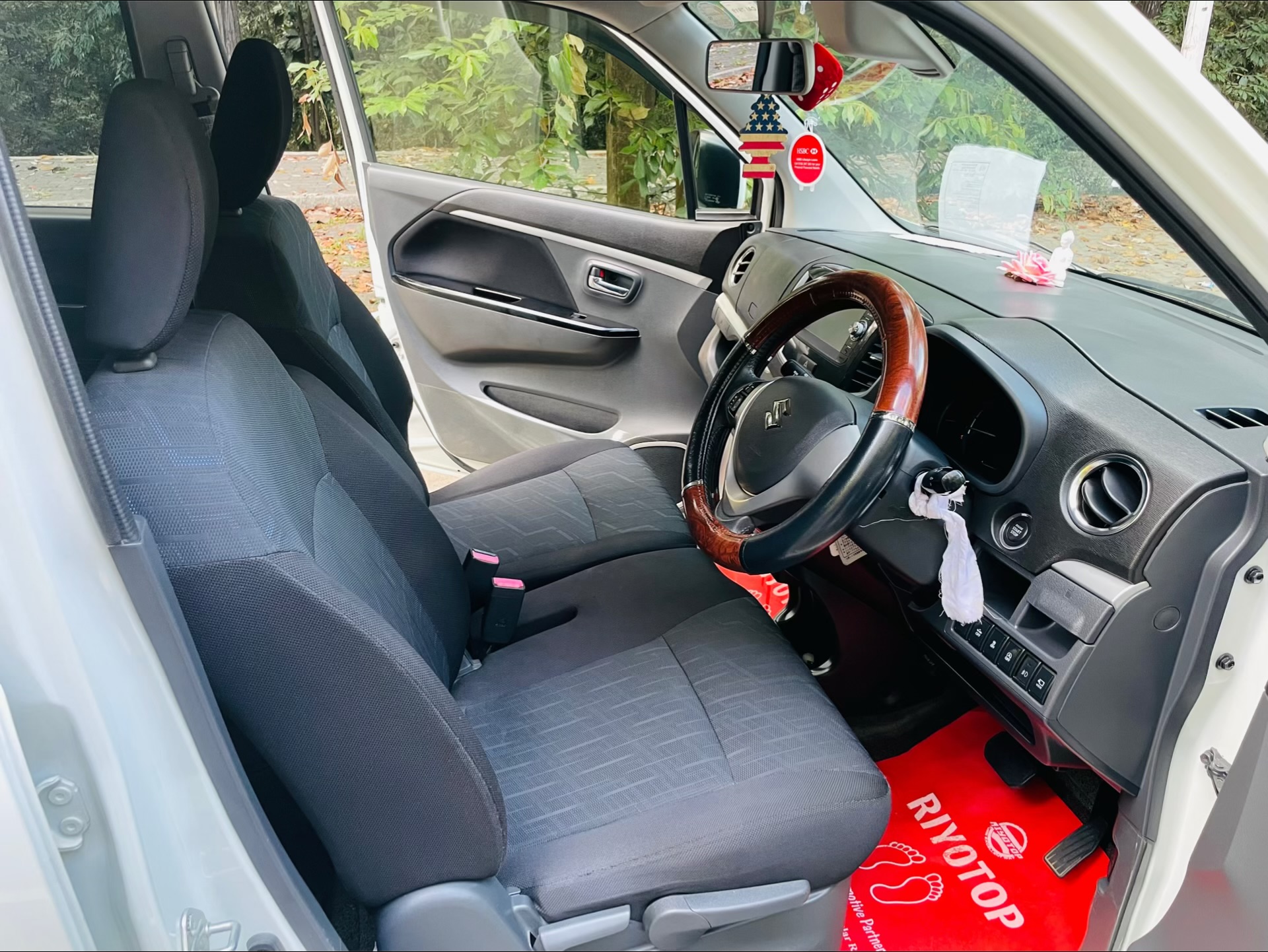 Advertisement image 3