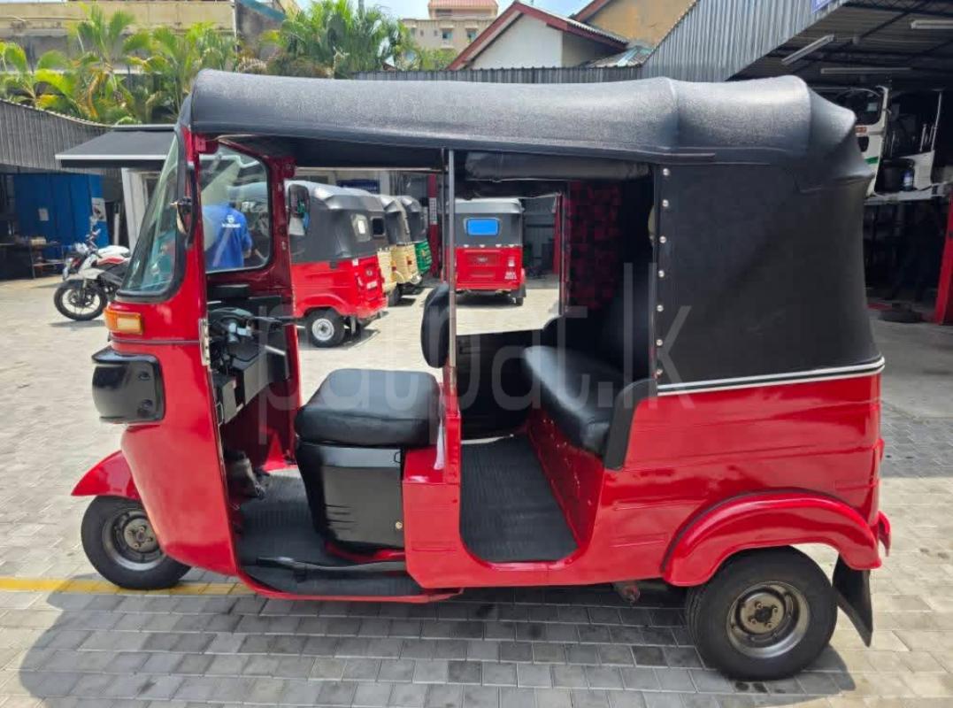 Bajaj 4 stroke 2015 - பயன்படுத்தப்பட்டது முச்சக்கர வண்டி sale in Sri Lanka - patpat.lk