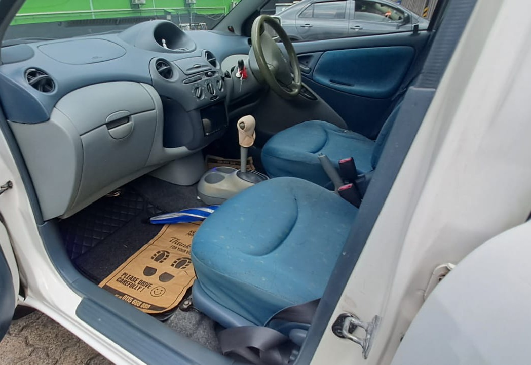 Toyota Vitz 2000 - Used Car sale in Sri Lanka - patpat.lk