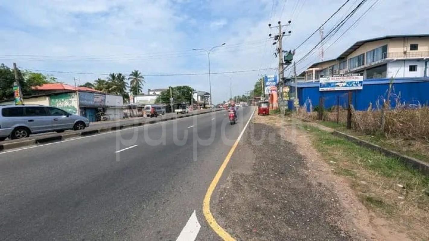 Commercial Land for Sale in Nittambuwa