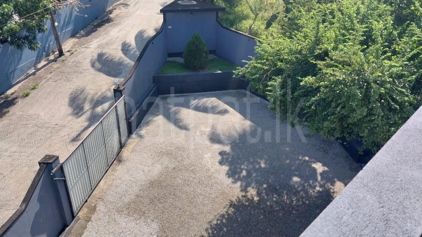 Advertisement image 5