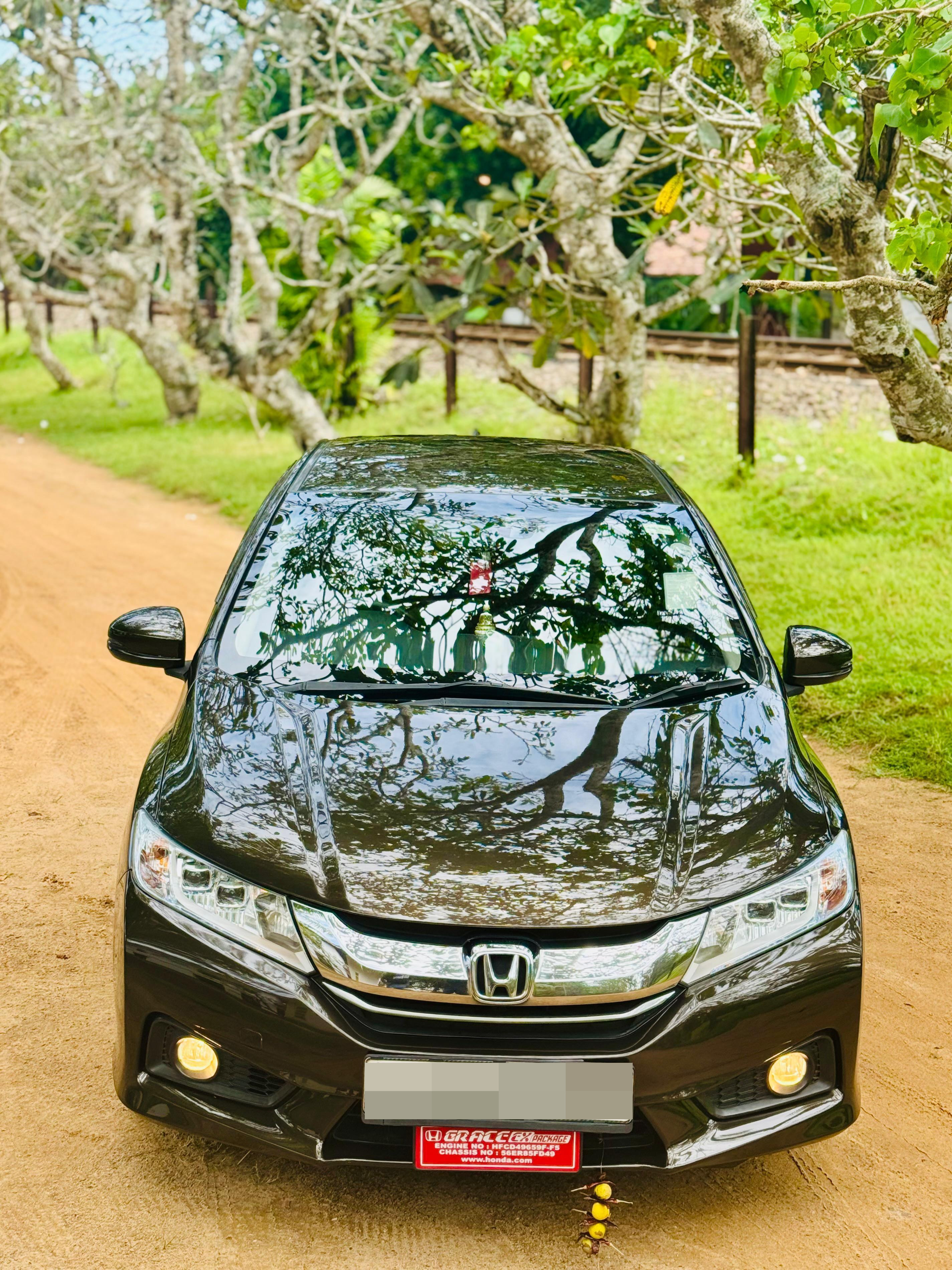 Honda Grace 2014 - பயன்படுத்தப்பட்டது கார் sale in Sri Lanka - patpat.lk