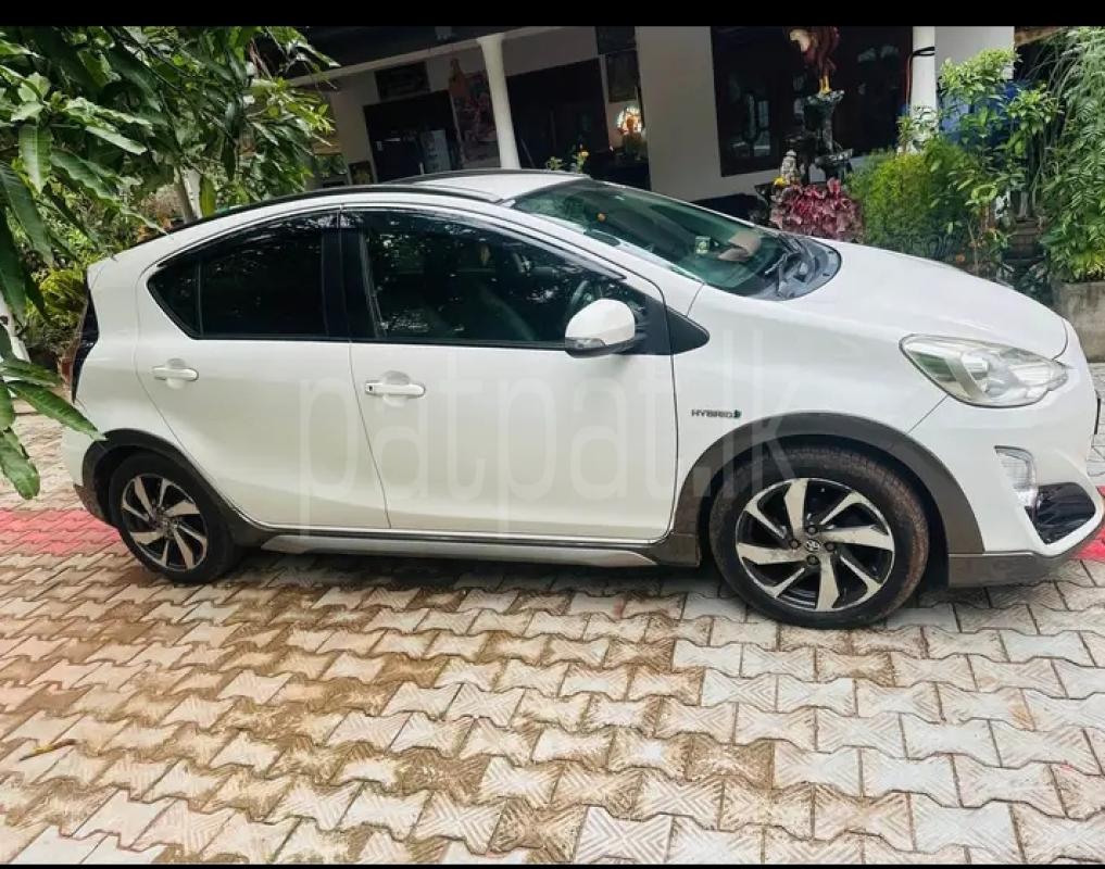 Toyota Aqua 2015 - பயன்படுத்தப்பட்டது கார் sale in Sri Lanka - patpat.lk
