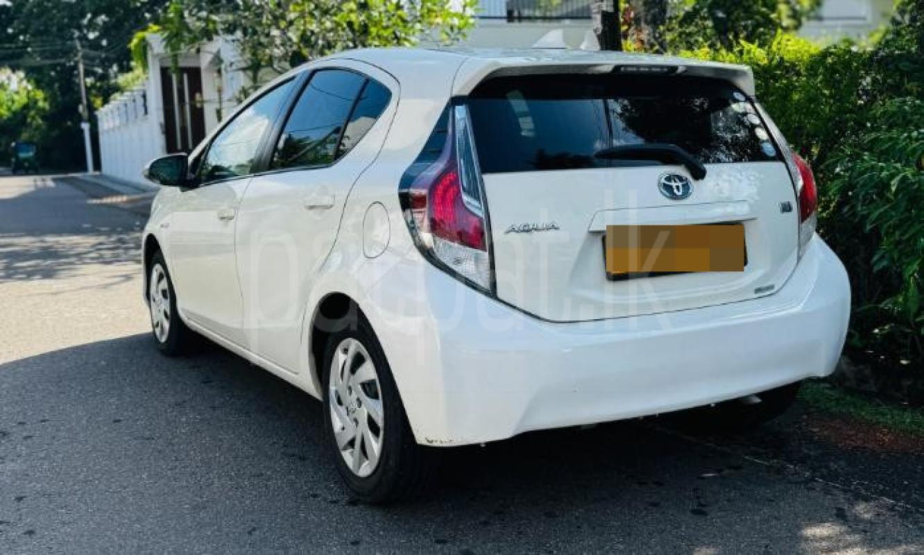 Toyota Aqua 2015 - பயன்படுத்தப்பட்டது கார் sale in Sri Lanka - patpat.lk