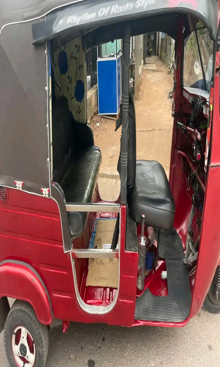 Bajaj Three Wheel 2006 - பயன்படுத்தப்பட்டது முச்சக்கர வண்டி sale in Sri Lanka - patpat.lk