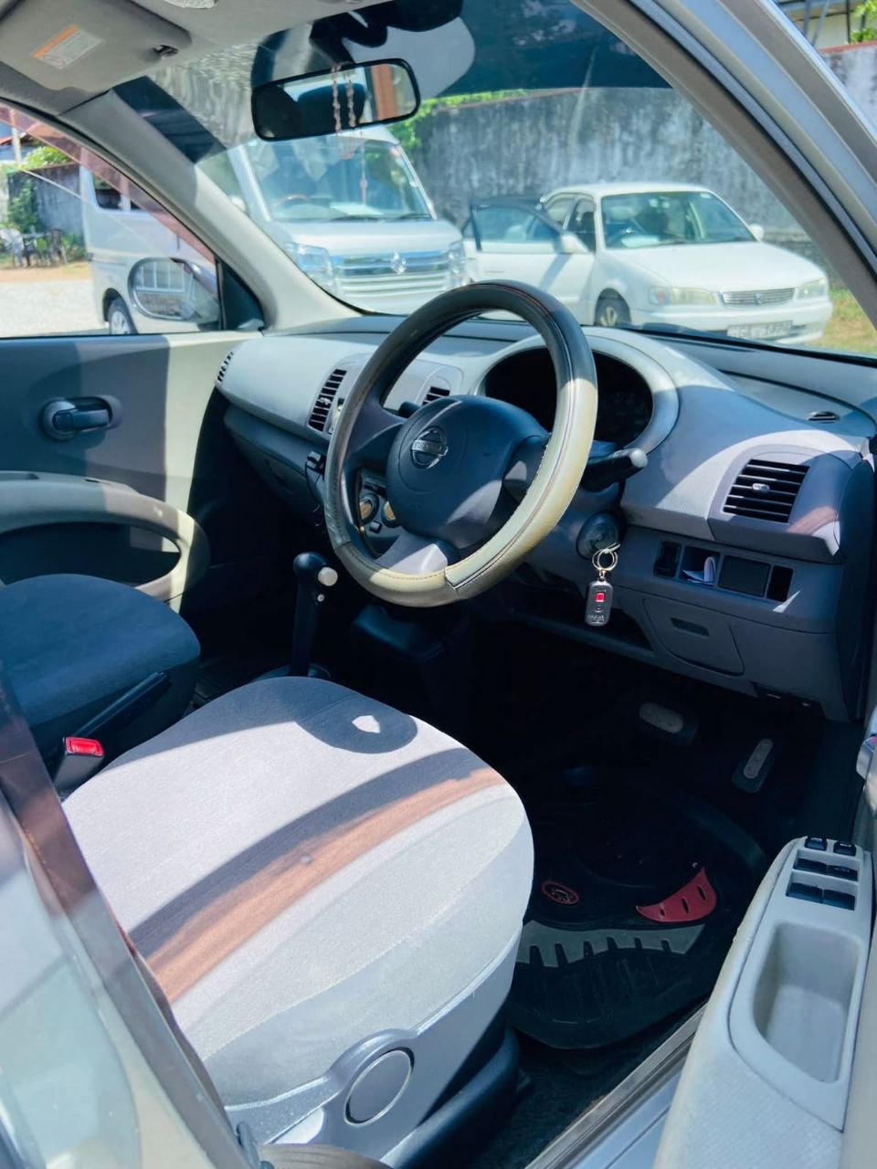Nissan March 2002 - භාවිතා කරන ලද කාර් sale in Sri Lanka - patpat.lk