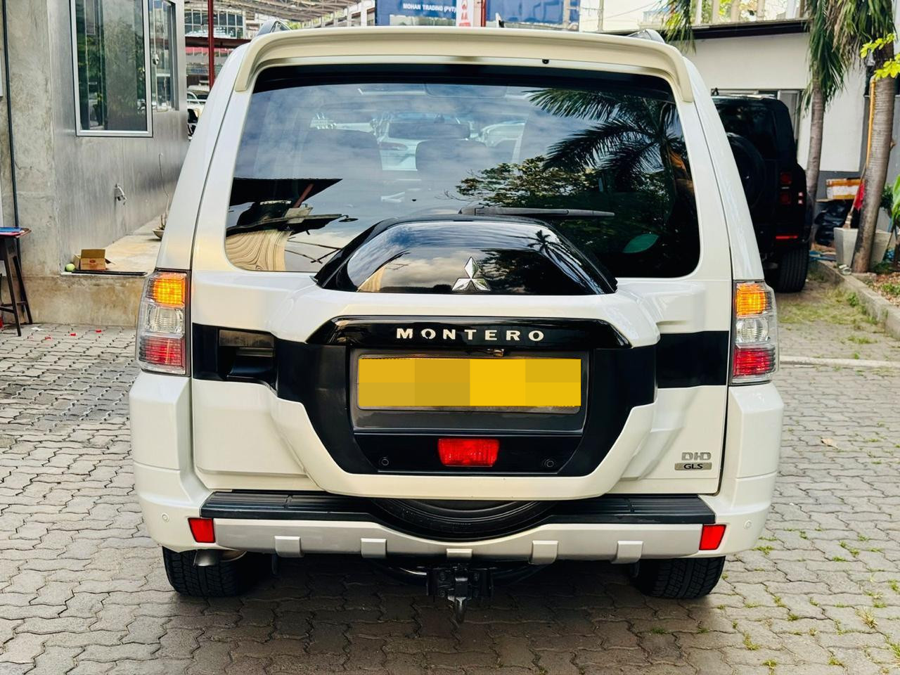 Mitsubishi Montero 2015 - பயன்படுத்தப்பட்டது SUV sale in Sri Lanka - patpat.lk