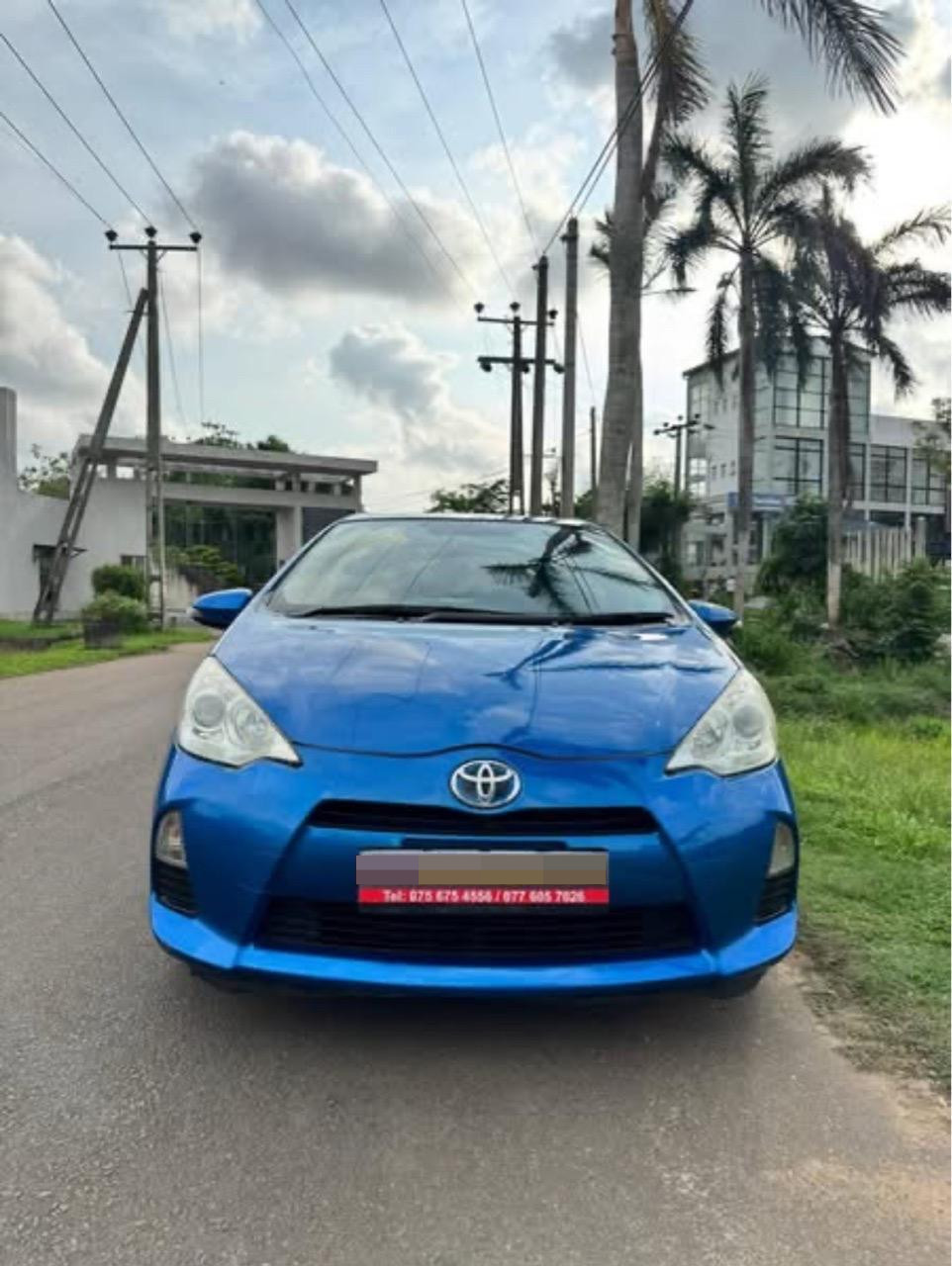 Toyota Aqua 2013 - பயன்படுத்தப்பட்டது கார் sale in Sri Lanka - patpat.lk