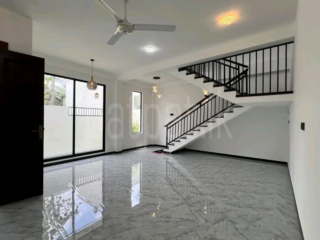 House for Sale in Athurugiriya ads-image-1